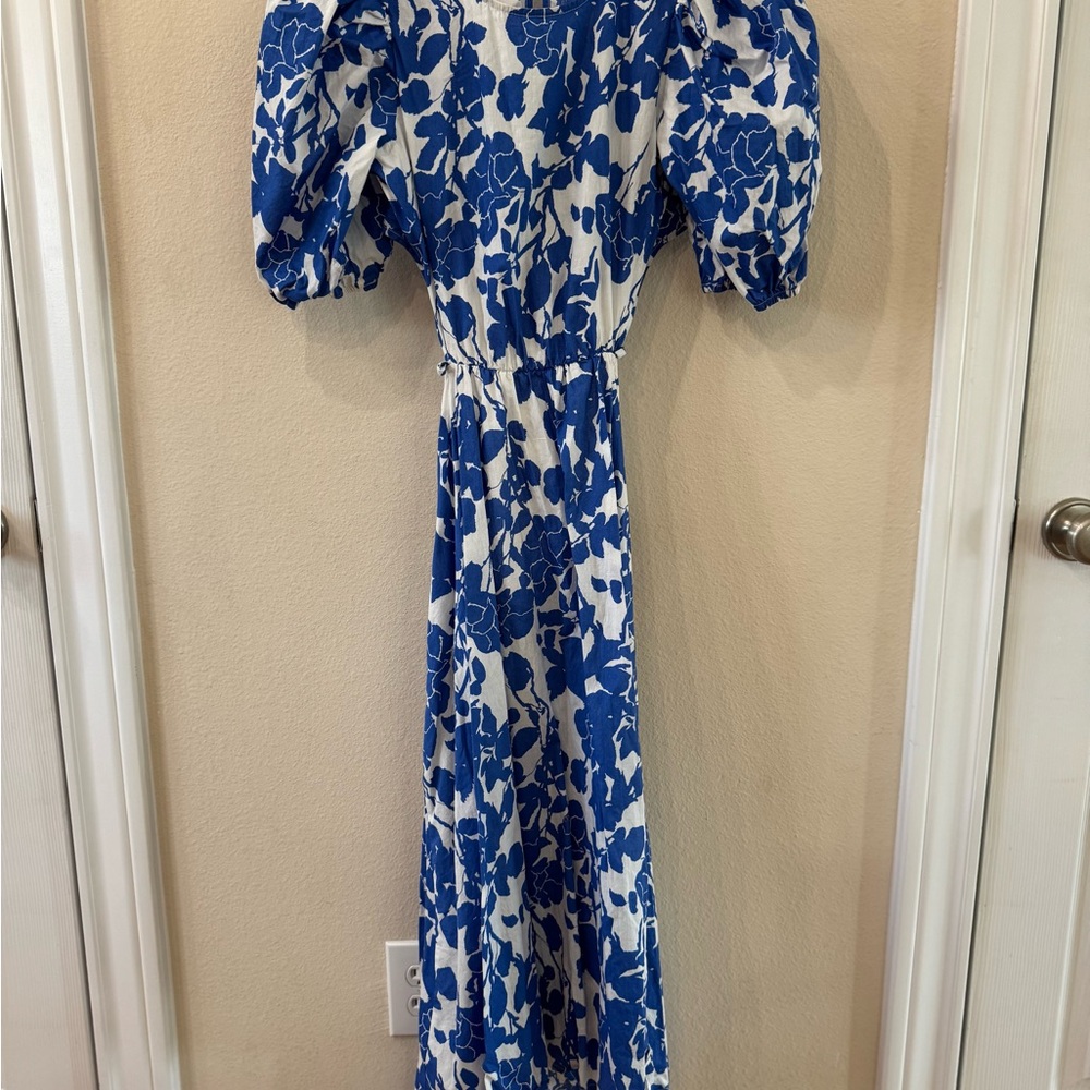 SHEIN Blue & White Floral Poplin Open Back Tie Dress in size Small 4
